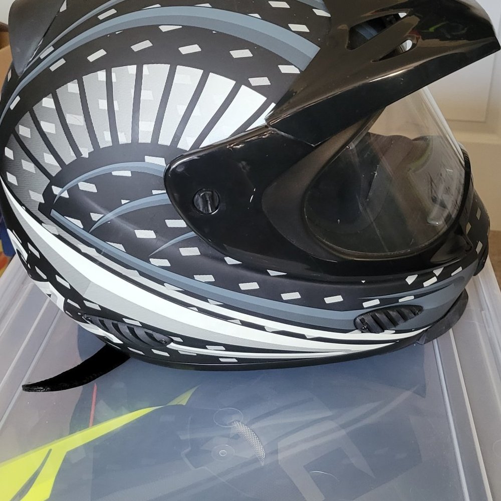 Snowmobile helmet